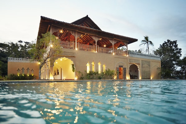 Front of property - evening/night