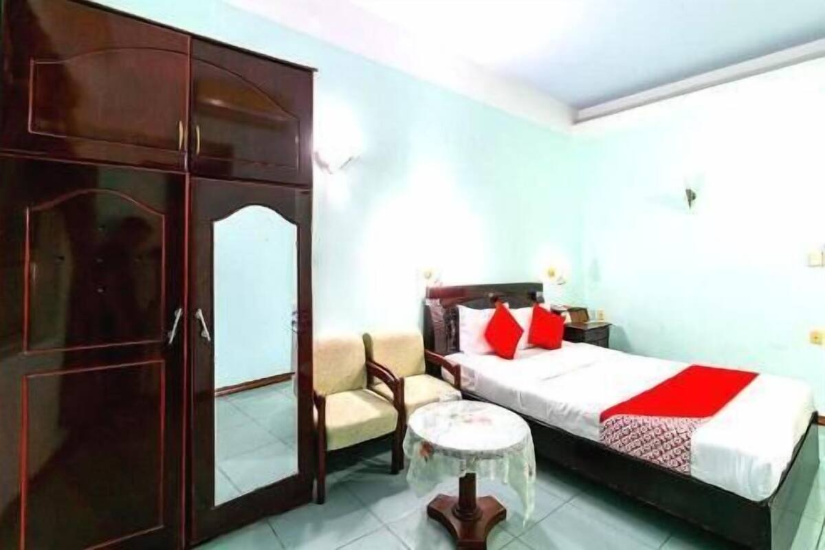 Minibar, desk, free WiFi