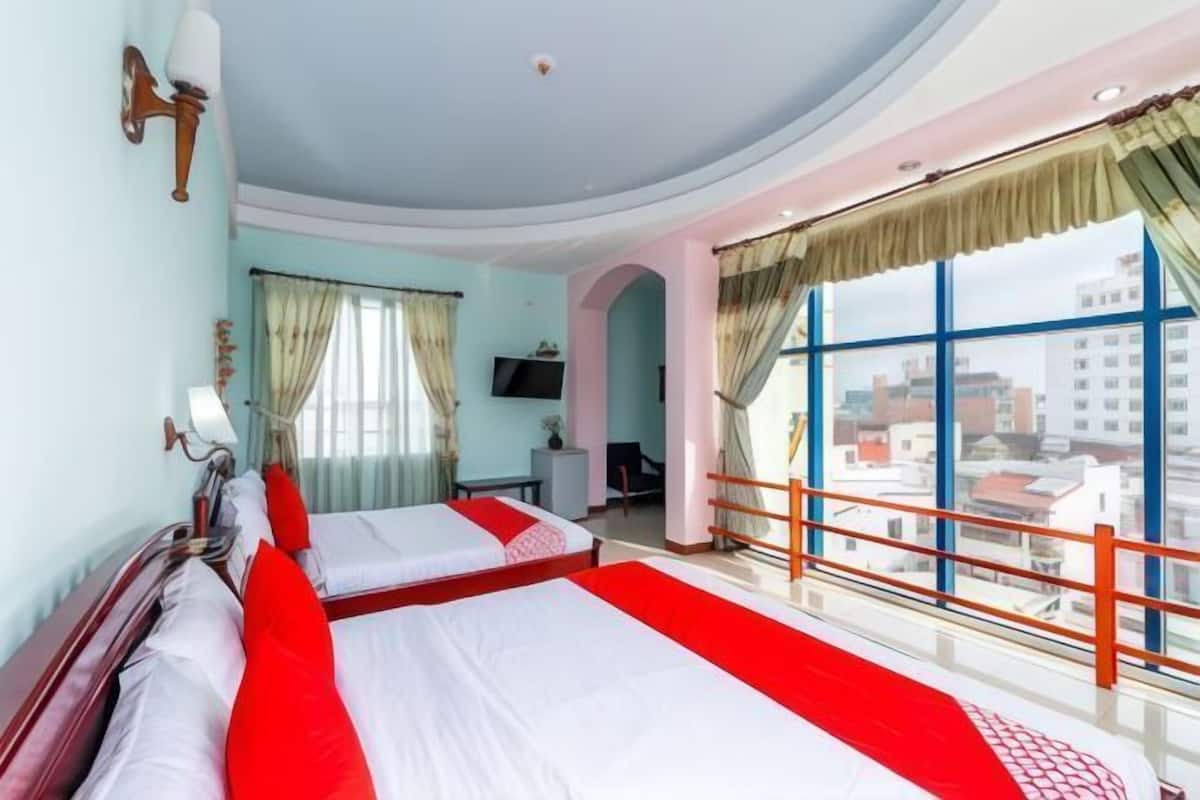 1 bedroom, minibar, desk, free WiFi