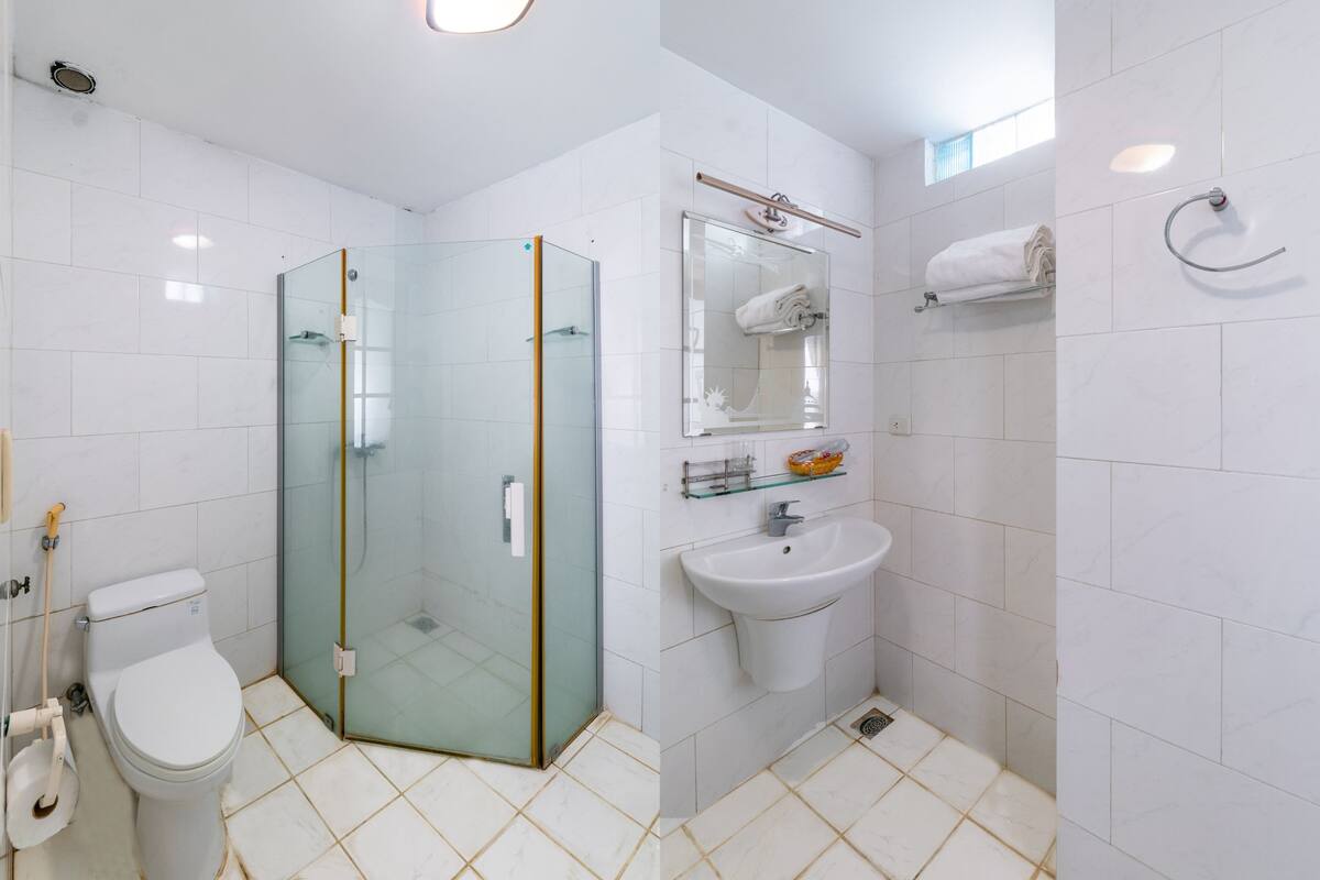superior quadruple room | bathroom | shower, slippers, bidet, towels