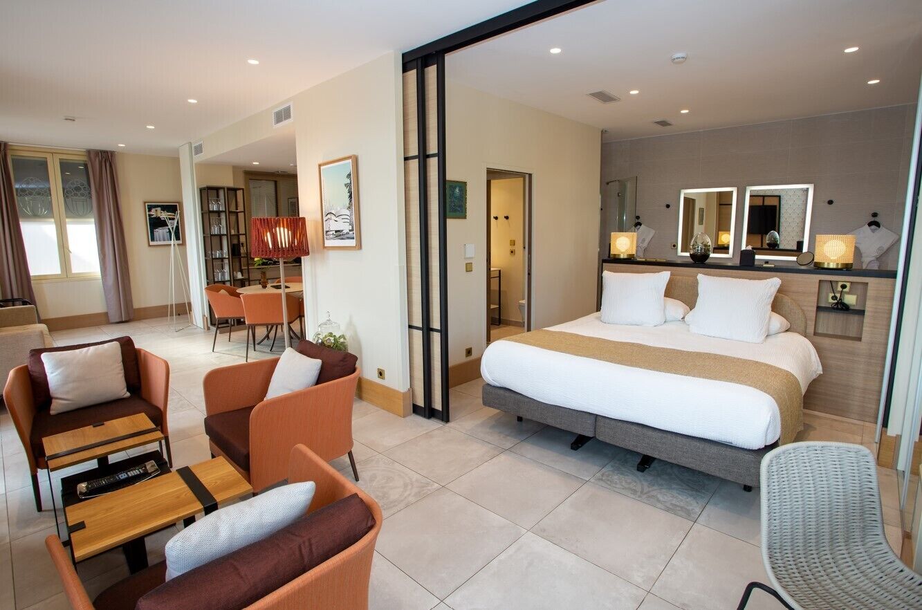 Suite Prestigio, Terraza, vista al mar | Ropa de cama de alta calidad, edredón y camas con efecto memoria 