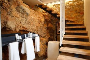 Superior Room, Terrace, Sea View (3) SPA access included | Bathroom | Free toiletries, hair dryer, bathrobes, slippers