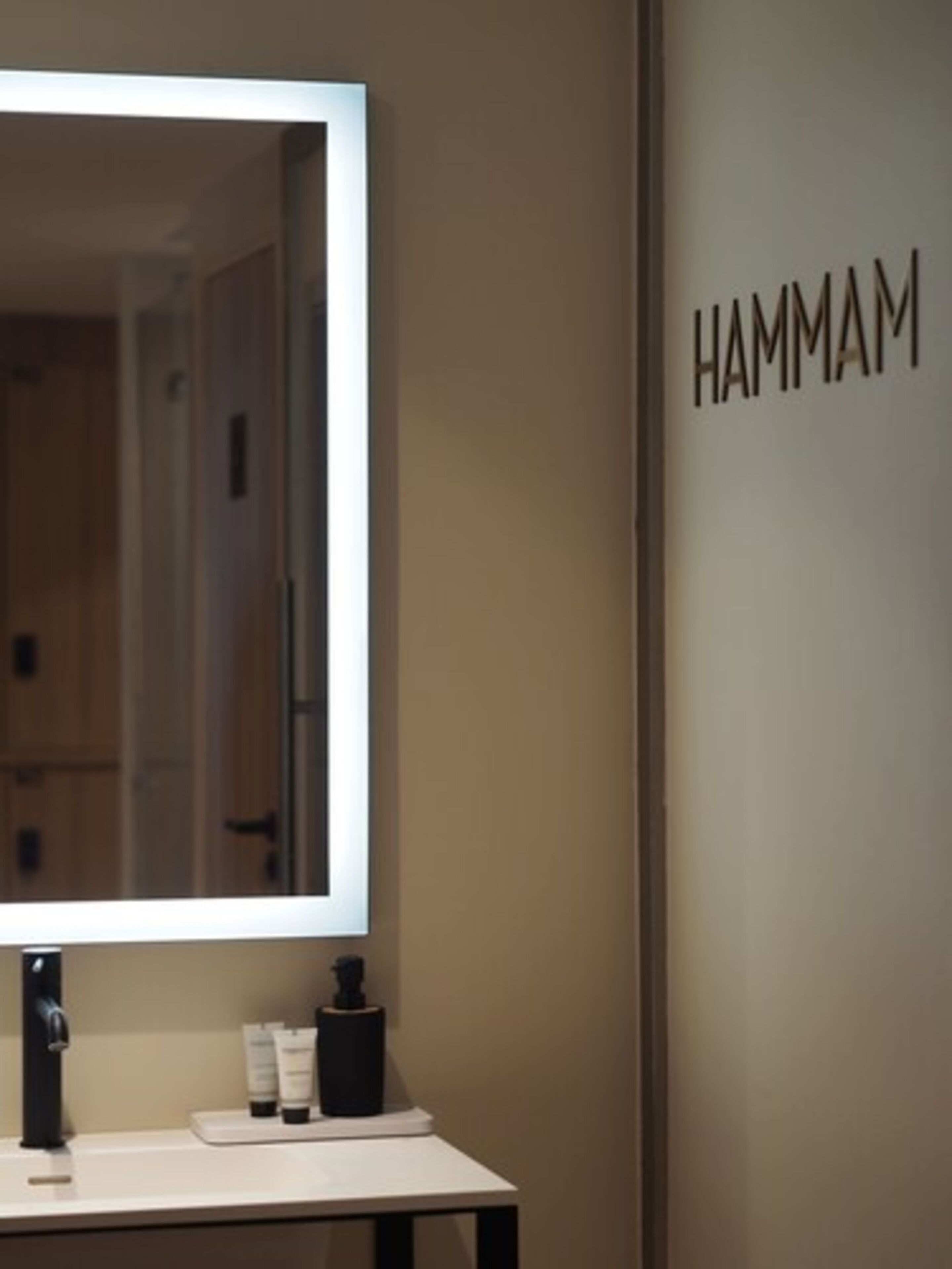 couples treatment room(s), body treatments, body scrubs, facials