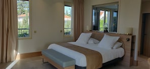 أغطية فراش متميزة وألحفة محشوة بالريش وأسرّة بإسفنج يتكيف مع شكل الجسم