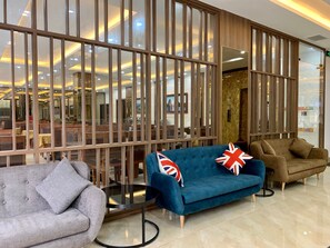 บริเวณนั่งเล่นที่ล็อบบี้