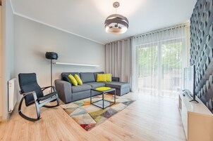 Apartment (661) | Living room | 30-inch flat-screen TV with cable channels, TV