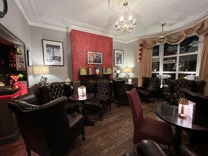 Bar (in der Unterkunft)