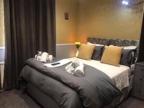 Doppelzimmer | Allergikerbettwaren, Bügeleisen/Bügelbrett, kostenloses WLAN, Bettwäsche