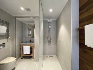 Deluxe Room | Bilik Mandi | Pancuran mandi, hulu semburan mandi hujan 
