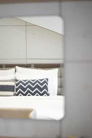 Habitación Deluxe | Ropa de cama de alta calidad y minibar 