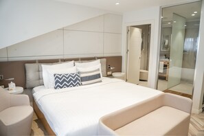 Camera Deluxe | Biancheria da letto di alta qualità, minibar, una cassaforte in camera