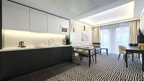 Lägenhet (F409) | Eget pentry | Kylskåp, spishäll, vattenkokare och grytor/köksredskap