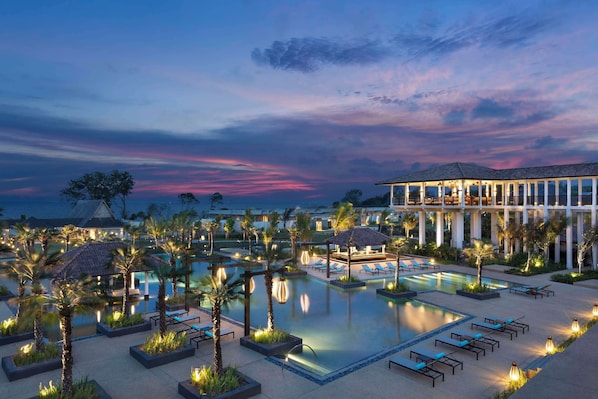 2 outdoor pools, free cabanas, pool umbrellas - Anantara Desaru Coast Resort & Villas (Bandar Penawar)