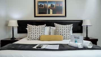 Lyxsvit | SÀngtillbehör av högsta kvalitet, minibar och skrivbord