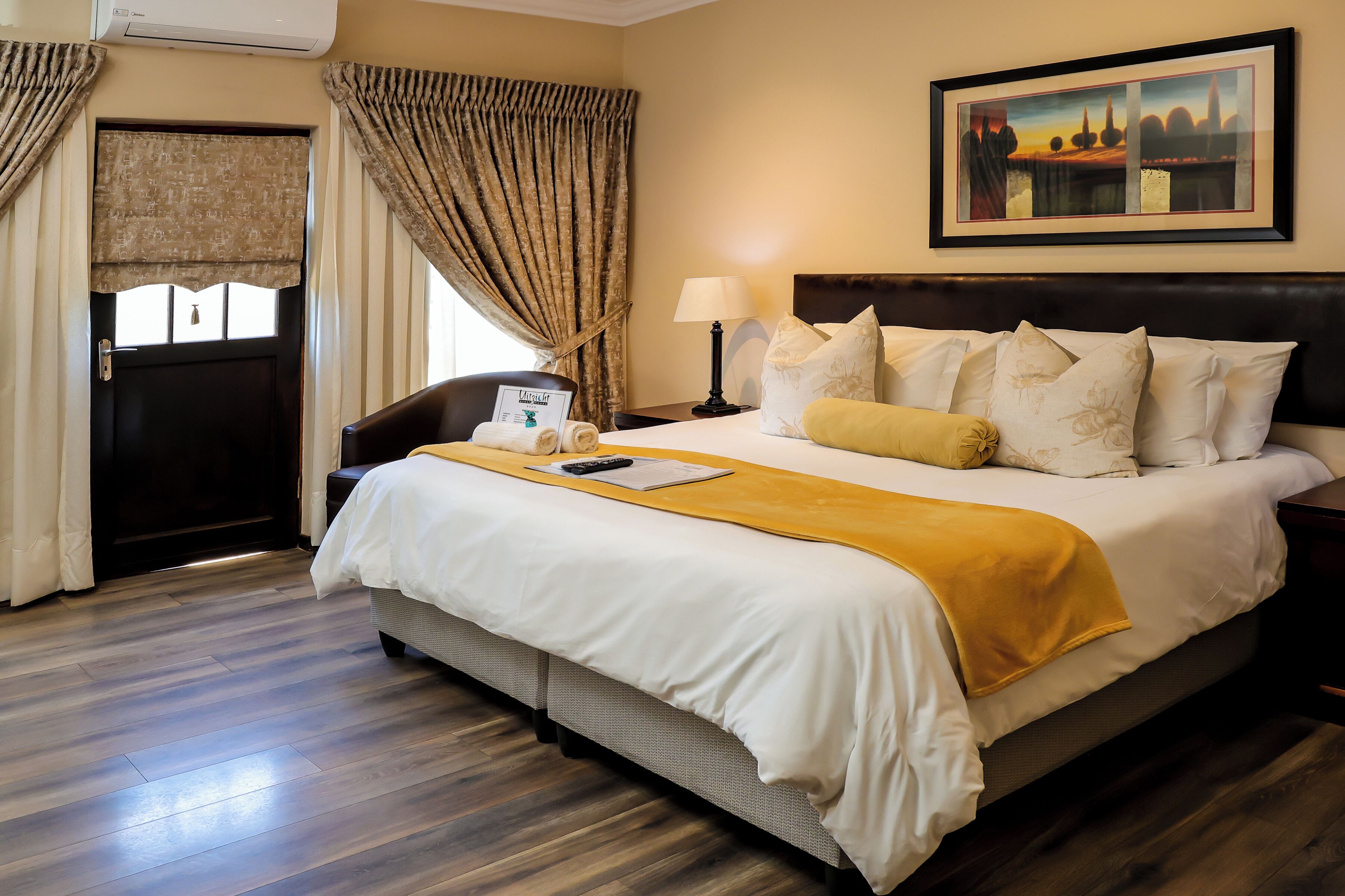 Luxury Suite | Premium bedding, minibar, desk, laptop workspace