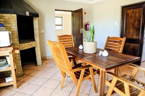 BBQ/picnic area - Uitzicht Guest house (Kimberley)
