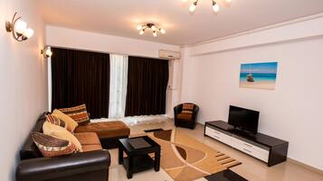 81-Zoll-LCD-Fernseher mit Digitalempfang, Fernseher