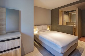 標準雙人房, 非吸煙房 (With Toilet) | 高級寢具、房內夾萬、書桌、手提電腦工作空間