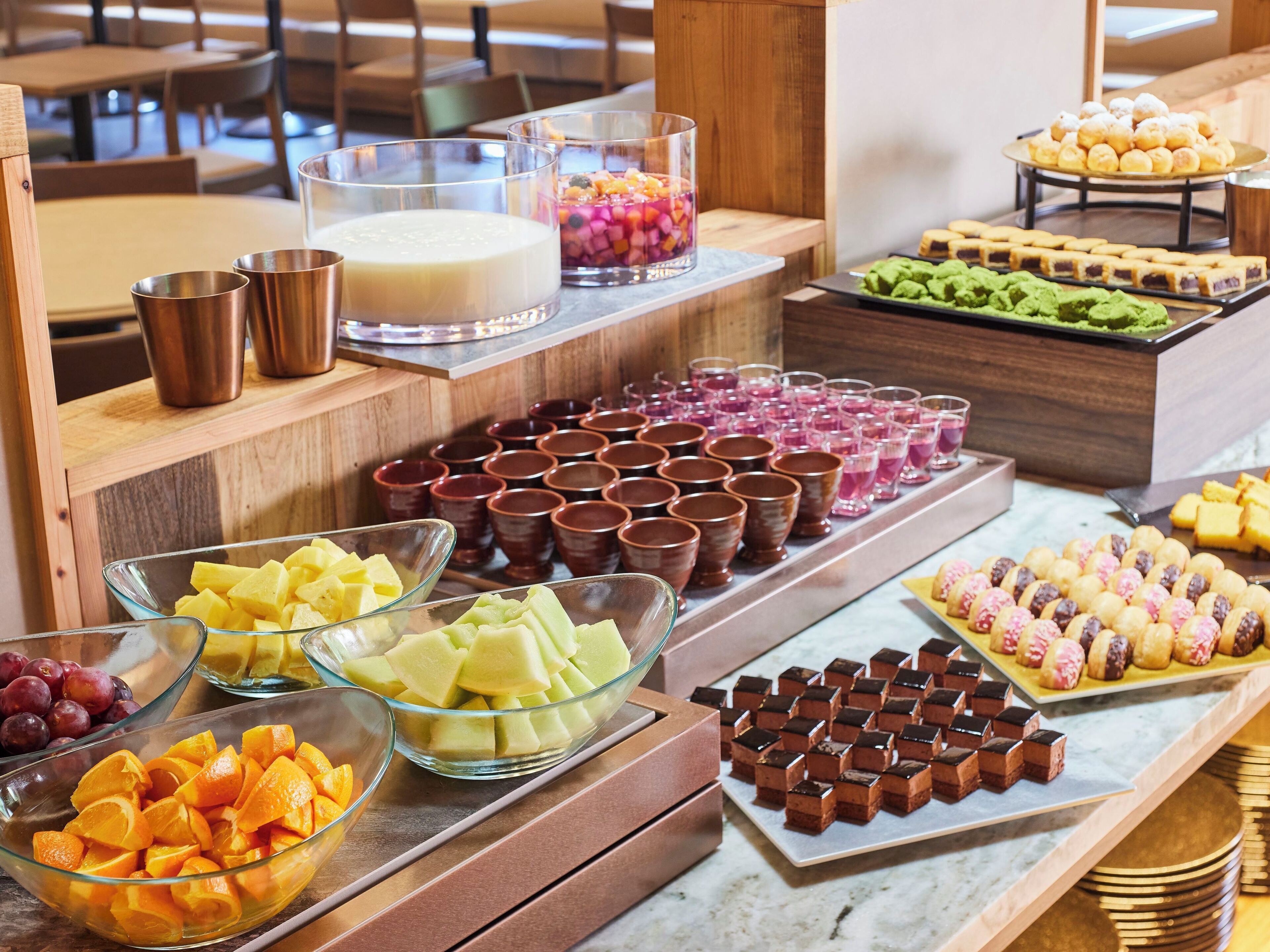 Daily buffet breakfast for a fee