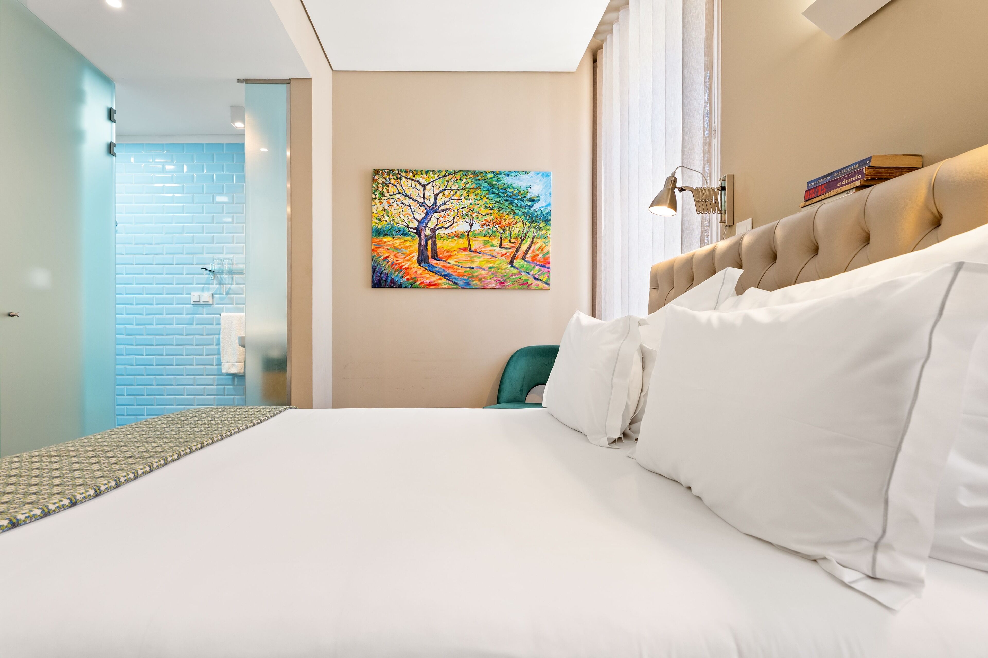 double room | hypo-allergenic bedding, minibar, in-room safe, free wifi