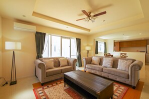 Flat-screen TV - D and Stay Resort (Okinawa)