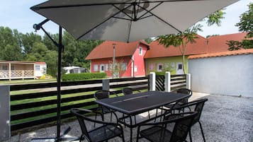 Rumah Comfort | Teras/patio