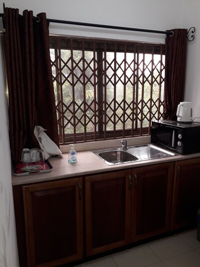Restall Guest Lodge
