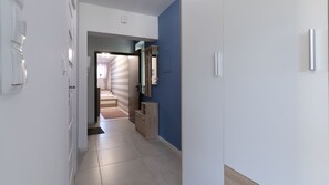 公寓 (C 62) | 熨斗/熨衣板、床单