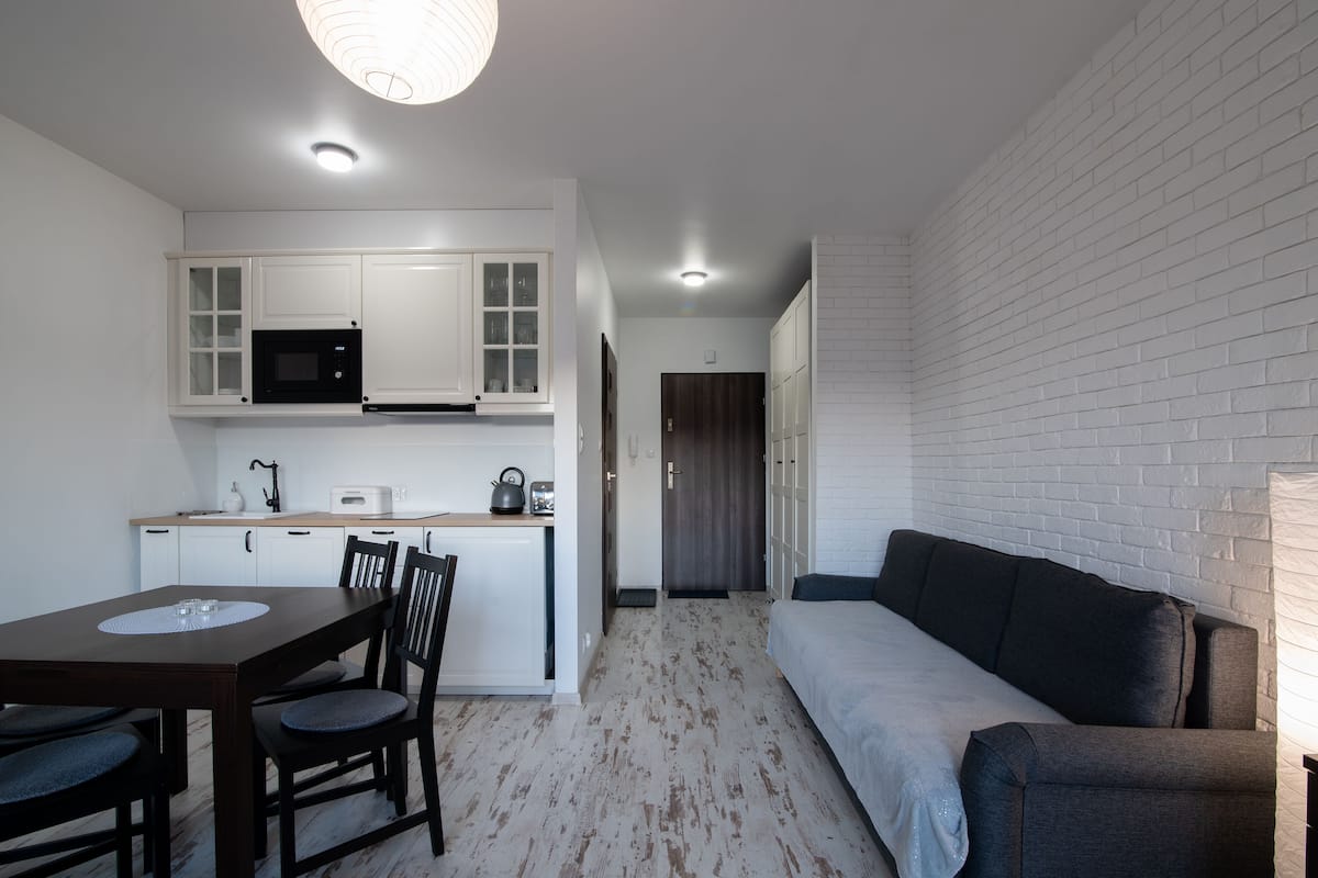 Studio (A 18) | Living room | Flat-screen TV