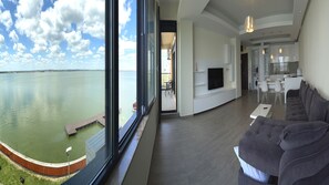 81 厘米LCD 電視連數碼電視頻道、電視、加熱地板