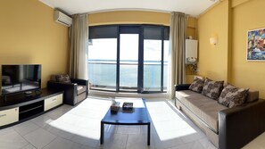 豪華公寓 | 客廳 | 81 厘米LCD 電視連數碼電視頻道、電視、加熱地板