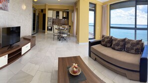 豪華公寓 | 客廳 | 81 厘米LCD 電視連數碼電視頻道、電視、加熱地板