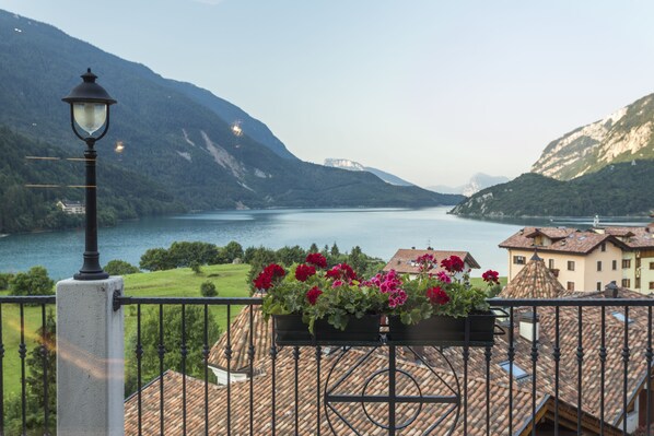 Double or Twin Room, Balcony, Lake View (Riflessi del lago) | Lake view