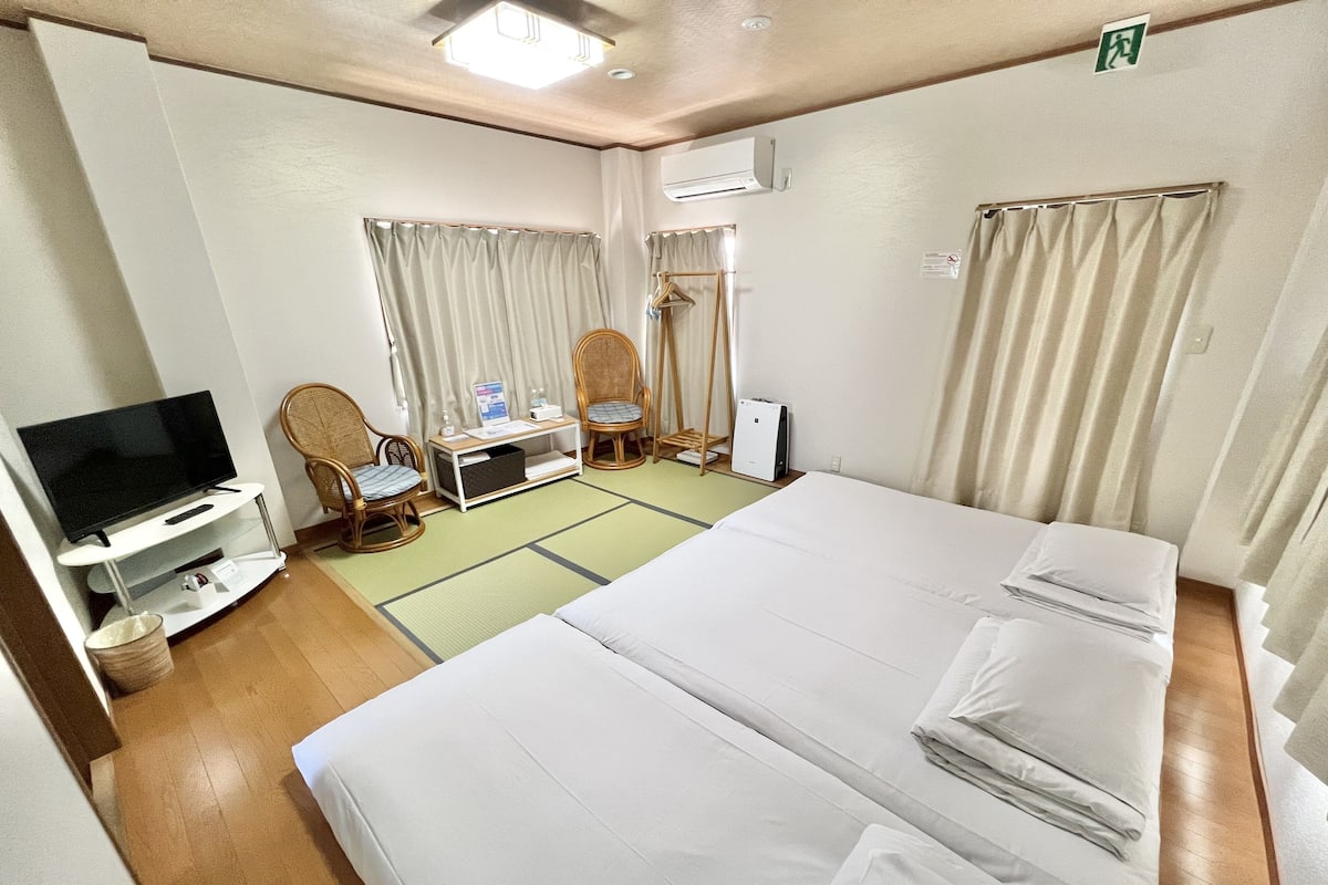 Standard Family Room | Down comforters, blackout drapes, iron/ironing board, WiFi (free)