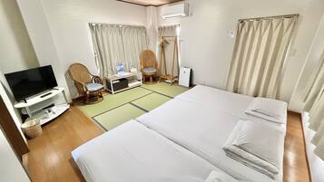 Departamento familiar, 1 habitación, con acceso para personas discapacitadas, cocineta (Standard) | Edredón, decoración personalizada y cortinas blackout