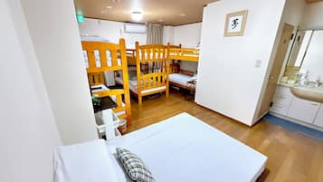 Deluxe Family Suite for 4 - 10 People