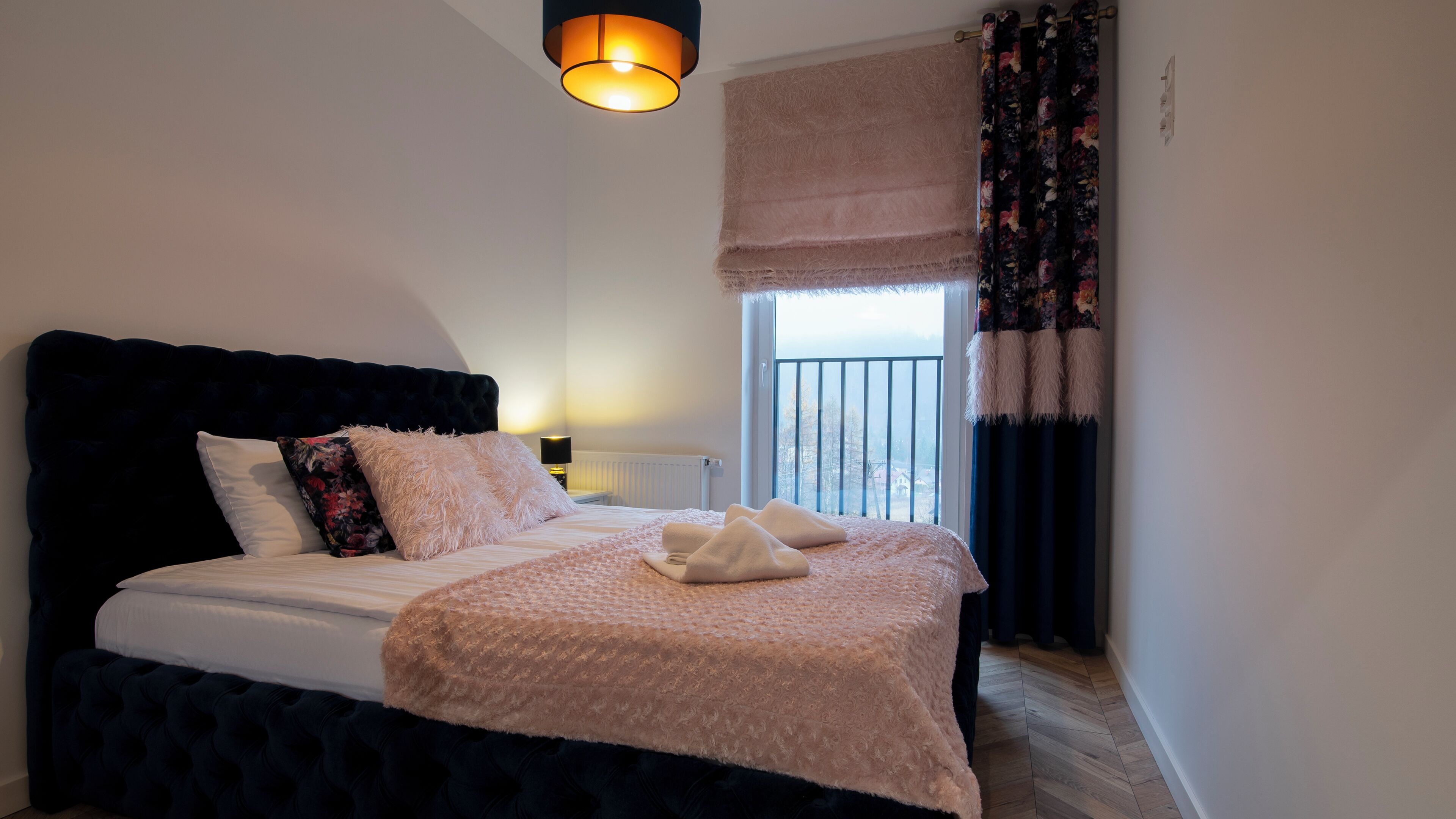 Apartment (J 16) | Individually decorated, individually furnished, laptop workspace