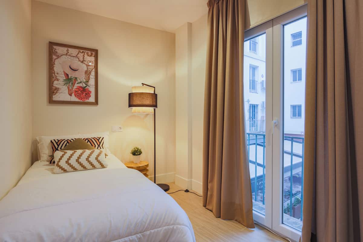 Premium bedding, down comforters, soundproofing, WiFi (free)