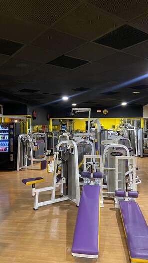 Gym - Apartamentos Magna Sevilla (Seville)