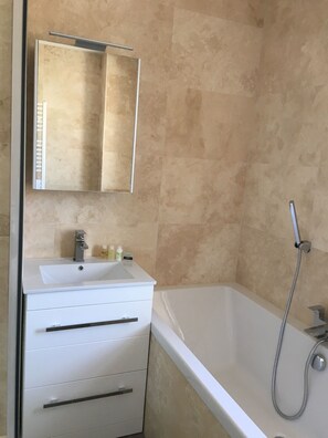 Standard Apartment | Bathroom