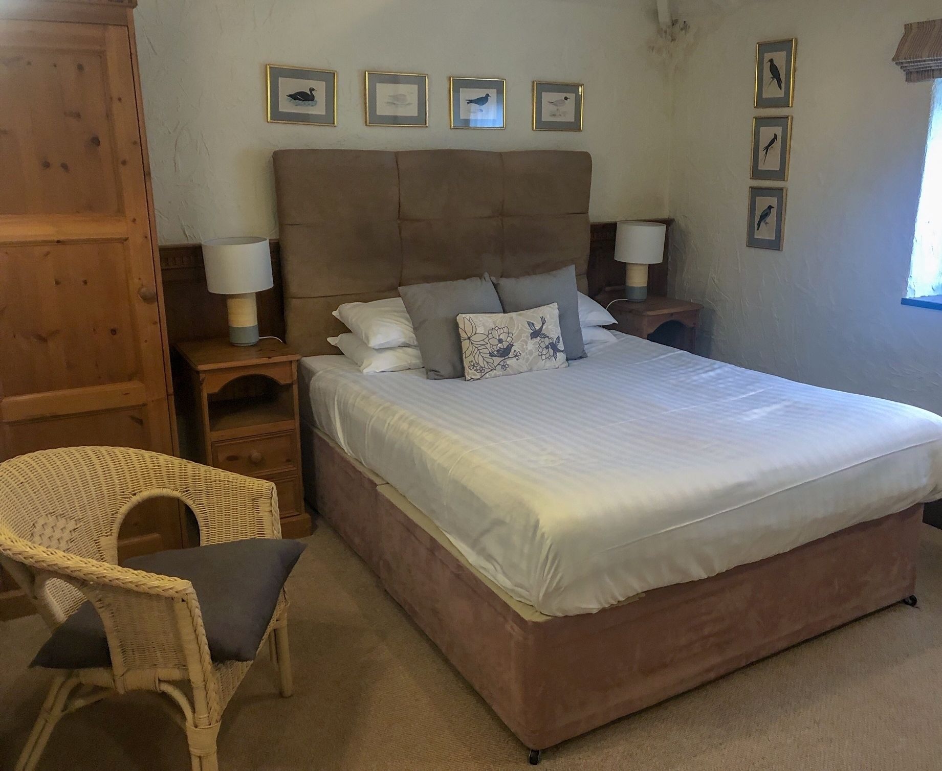 Iron/ironing board, free WiFi, bed sheets