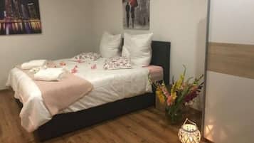 Apartment, 2 Schlafzimmer | 2 Schlafzimmer, kostenloses WLAN, Bettwäsche