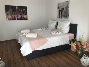 Apartment, 2 Bedrooms | 2 bedrooms, free WiFi, bed sheets