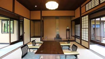 Japanese Style Private Vacation Home | Room amenity