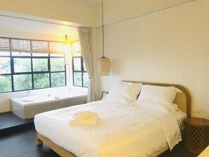 Desk, soundproofing, free WiFi - Zero Chiangmai (Chiang Mai)