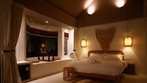 Deluxe King Size Room with River View (401) | Desk, soundproofing, WiFi (free) - Zero Chiangmai (Chiang Mai)