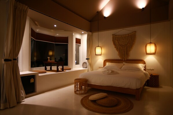 Deluxe King Size Room with River View (401)