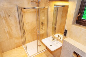 Studio (E417) | Bathroom shower - Apartamenty Sun & Snow Tęczowe Wzgórze (Wisla)