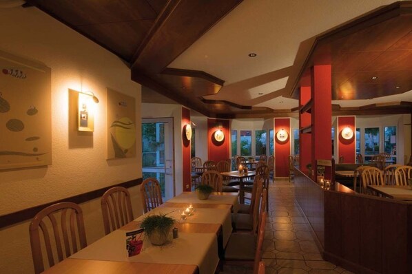 Mittagessen und Abendessen, lokale Küche