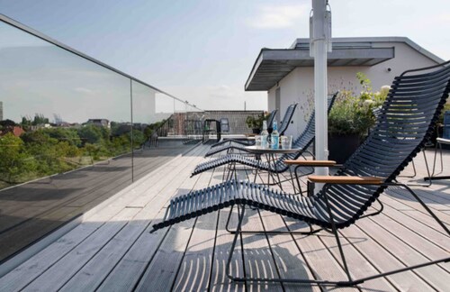 オーバーデック スタジオ アパートメント ハウス